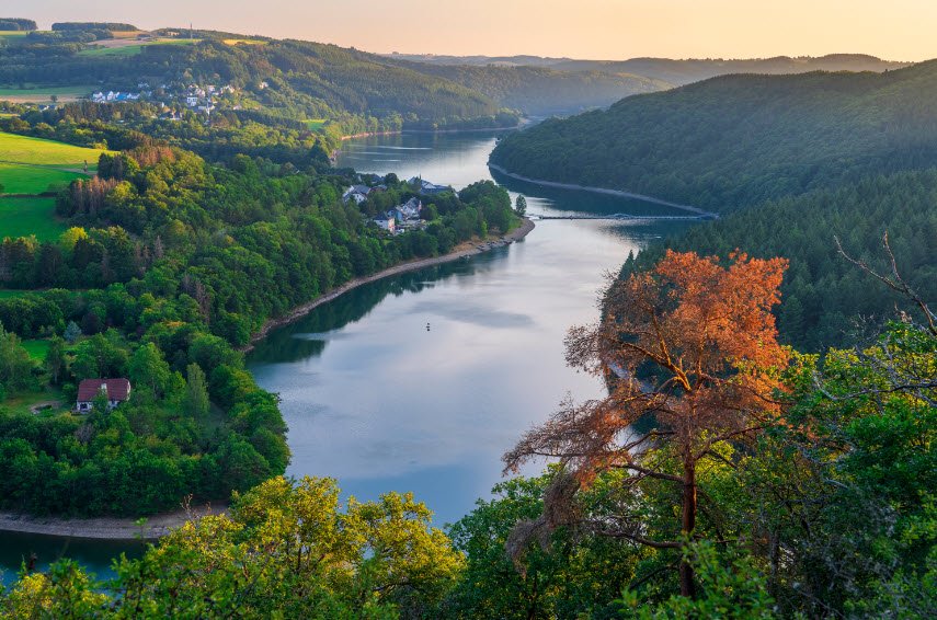 Upper Sûre Lake (Lac de la Haute-Sûre), Esch-sur-Sûre, Northwest Luxembourg, Luxembourg
